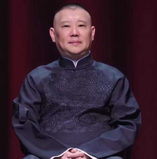现在最郁闷的应该就是郭德纲了。
他翻来覆去也想不明白。
自己辛辛苦苦打造的德云社