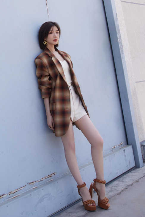 毛晓彤的超绝穿搭，nice的，喜欢！