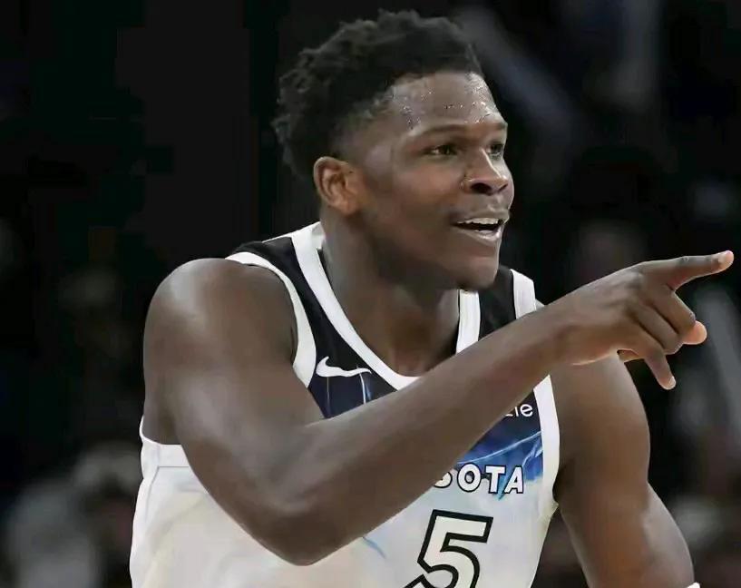 今天nba最想不到的比赛结果不是湖人输给雷霆，而是森林狼第四节还剩10分钟时候领