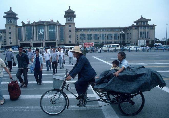走，上班去（1984年北京）