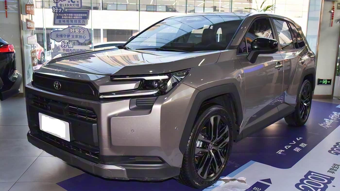 丰田RAV4荣放全新外观更硬朗！三动力可选，配越野套件+四驱系统