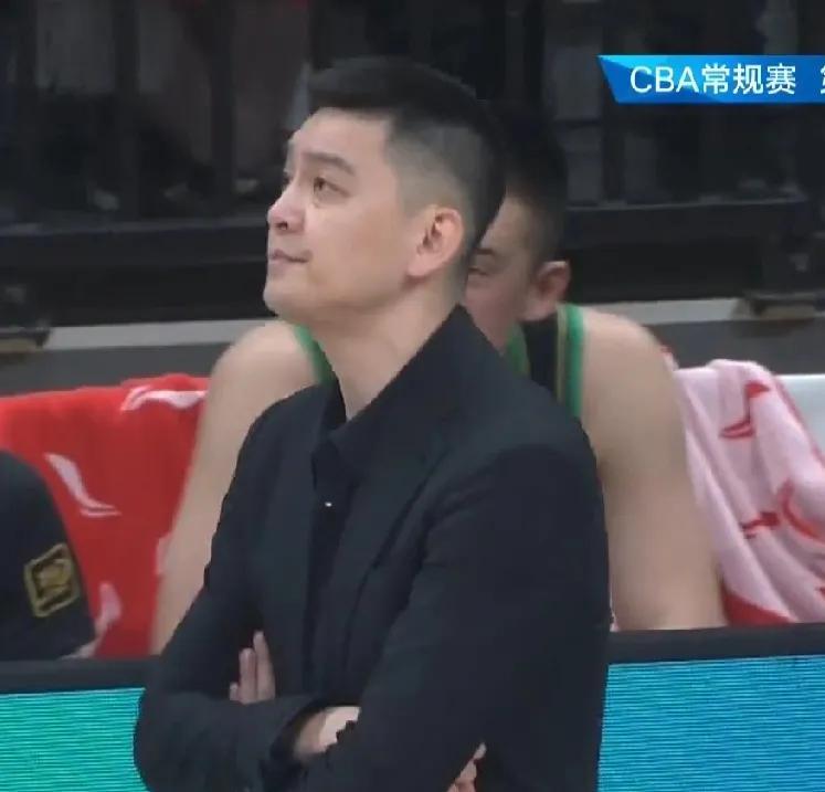 辽宁117:114上海，上海惜败！两队8项数据对比如下:
1，篮板:辽宁36个，