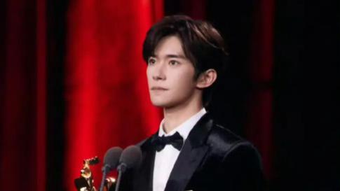 陪玩陪睡根本不够！继要求结扎后 王晶再曝“内幕”，阴暗面曝光了