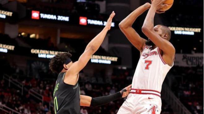 致敬德克！KD金鸡独立完成里程碑，小贾复苏，亚当斯重伤！