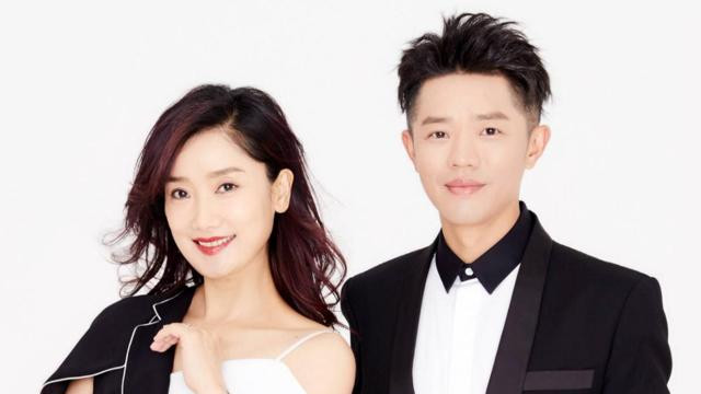 他们的《月亮之上》、《最炫民族风》等歌曲，简直就是广场舞必备神曲，甚至就连三五岁的小孩都能跟着唱上几