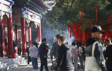 钟镇涛女儿钟懿考上北电研究生，实力碾压！不靠光环靠自己，太励志！她常去的铁刹山，