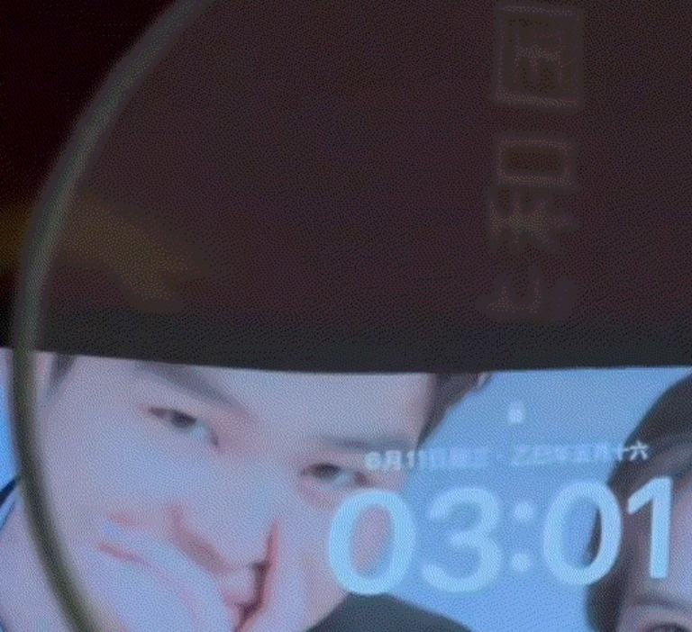 倒反天罡了。河南，一男子在网上晒出，他家热衷于钓鱼的妻子凌晨三点早起钓鱼的一幕。