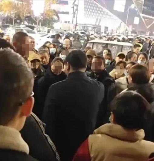“欺上瞒下！”江西一村民发现，自家和其他村民被承包出去的林地遭到破坏，违规建成了