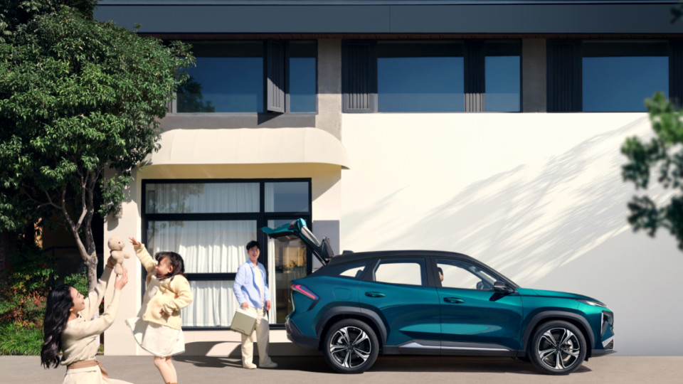 告别冬日用车焦虑：一台11.18万起的银河L7 EM-i就够了