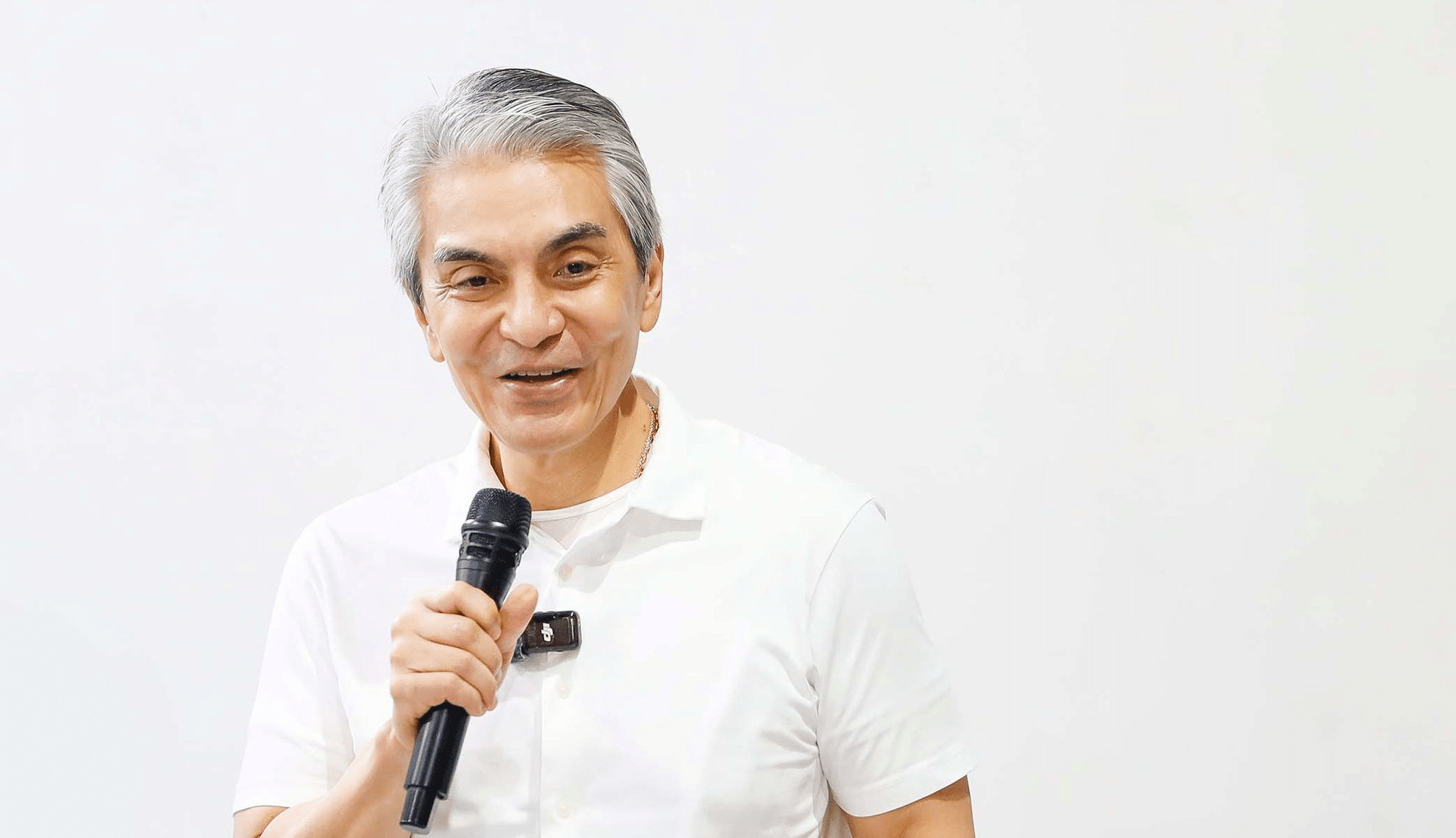 总统表妹夫爆料：弹劾副总统是有人在背后捣鬼











---


