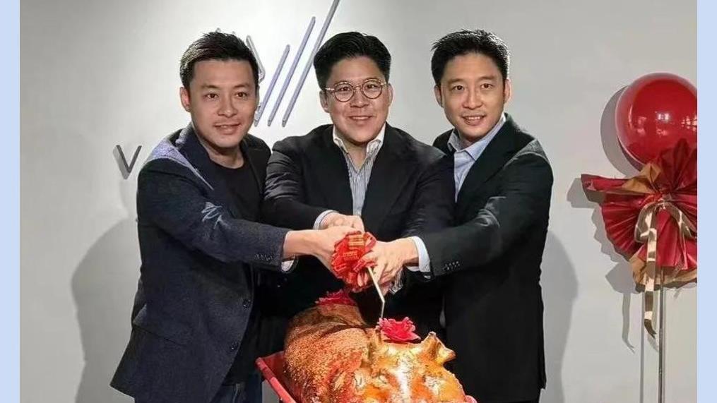 “霍启仁求婚Namfon，名媛生日派对成疑云重重的婚事引发热议！”