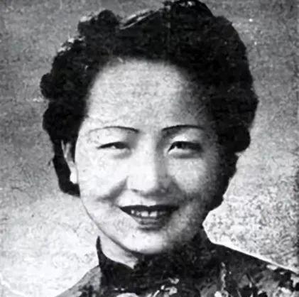1943年，比利时青年罗格尔即将被德军执行绞刑，国王亲自向德军求情，却遭到德军无