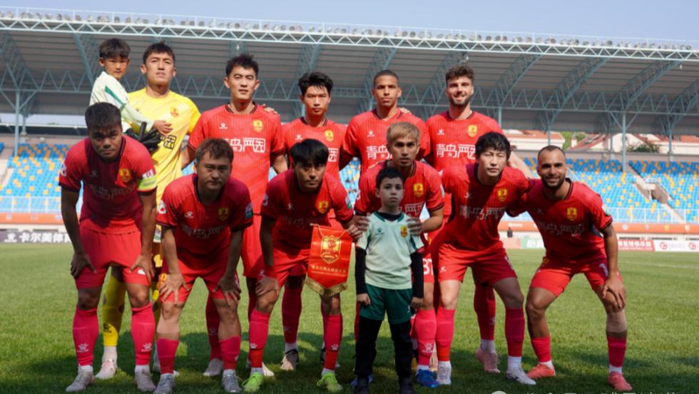 降级不降志！青岛红狮公开试训，传递继续征战的强烈信号