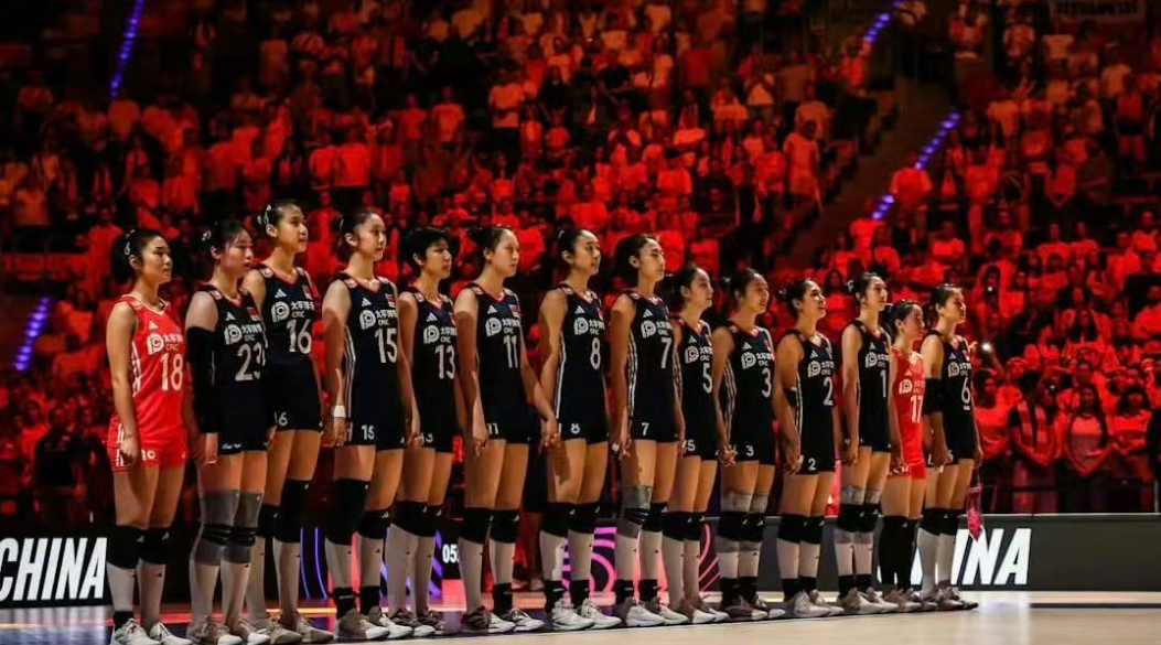 北京时间7月24日凌晨，在波兰罗兹进行的2025世界女排联赛总决赛1/4决赛中，