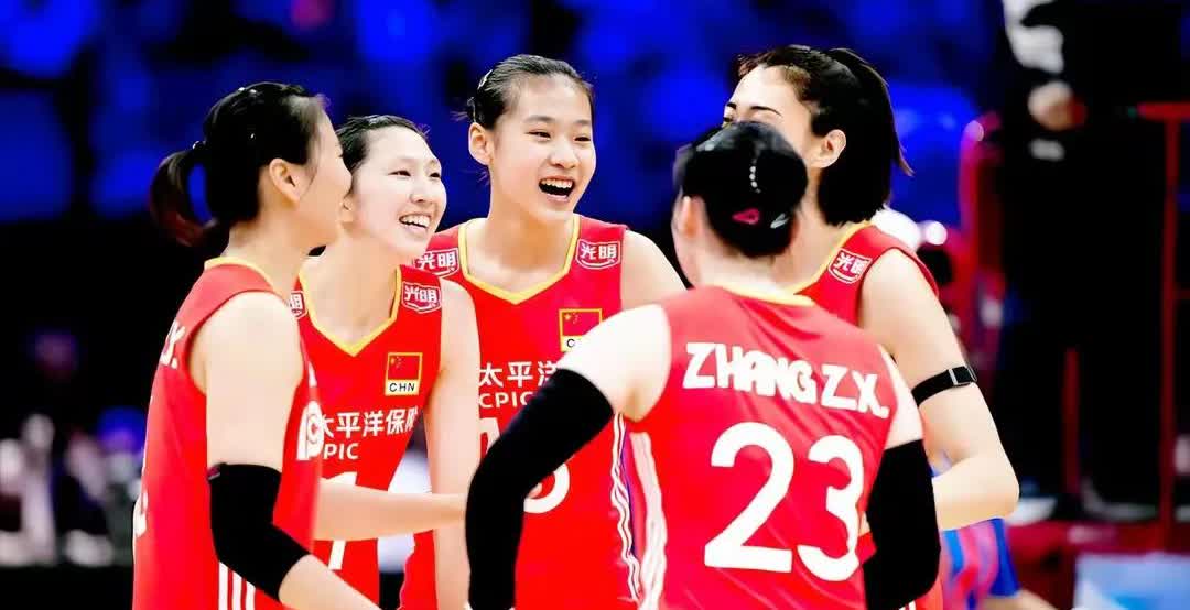 中国女排热身赛首发及替补预测：
（1）小组赛中国1-3波兰，中国队首发：
主