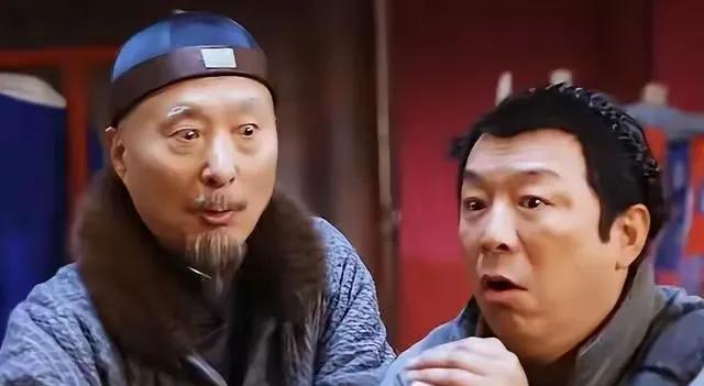这次，沉寂许久的陈佩斯带着电影《戏台》杀回来了。
直接在影视圈扔下一颗“炸弹”！