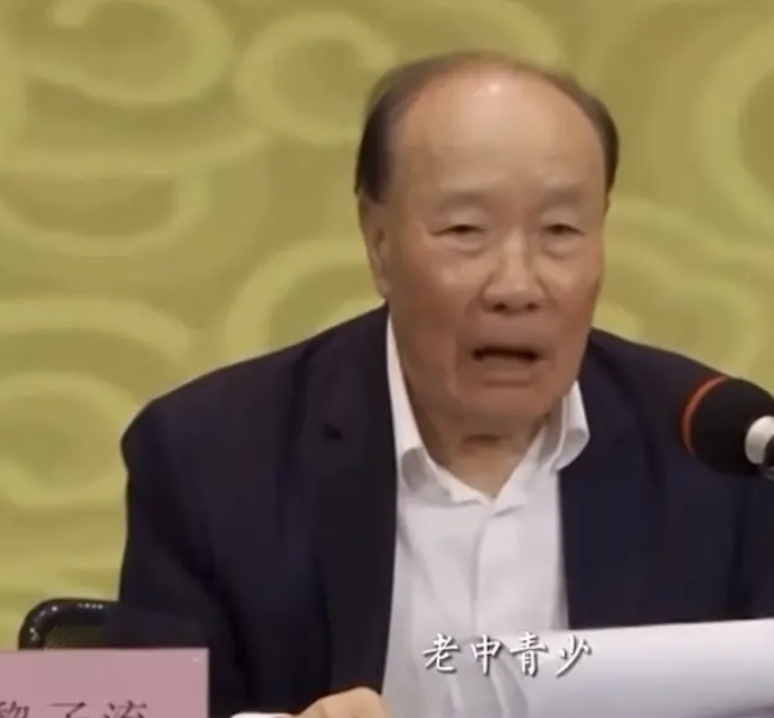 黎子流，广州响当当的本地市长，常不按常规出牌，所做出来的成绩有目共睹，有赞也有弹