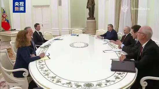 天价贿赂曝光！美媒爆普京给特朗普开无法拒绝的条件，泽连斯基一夜被卖