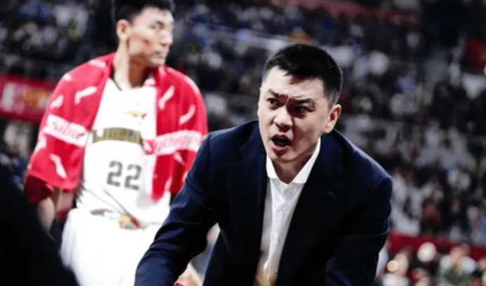 CBA常规赛，辽宁男篮主场对阵上海。
赛前，辽宁主教练杨鸣接受了媒体采访。
杨鸣