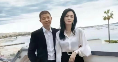 姚晨都要傻眼了，发了自己和老公的合影，没人看她，都在看她老公！ ​​​
