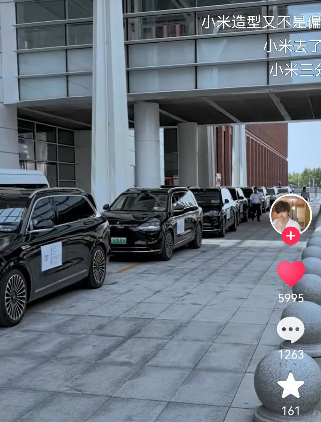 问界M9真是风光无限，成为达沃斯论坛的指定接待用车，共计110辆，展现出强大实力