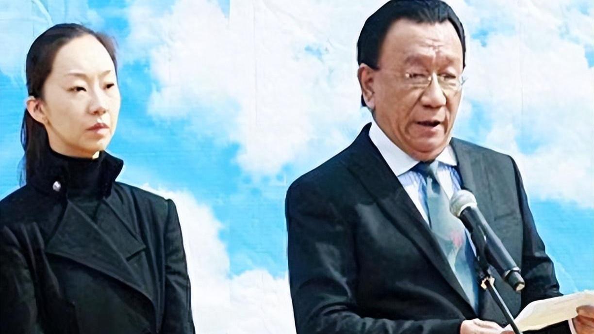 侯耀文遗产风波13年后：长女侯瓒与二伯侯耀华和解，生活幸福美满