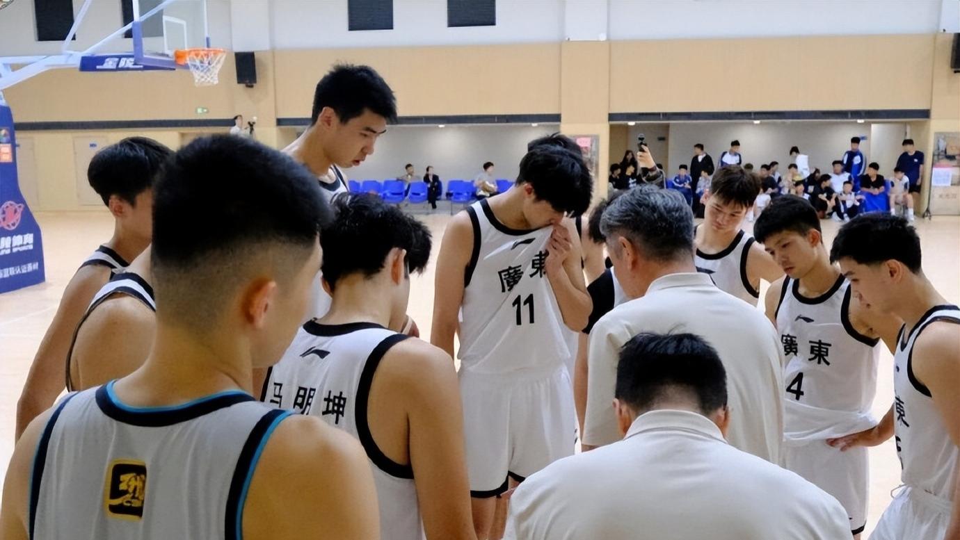 廣東U22全运会男篮热身赛两连胜，广东队一小将掉出轮换阵容，一小将无缘此次全运会赛事！