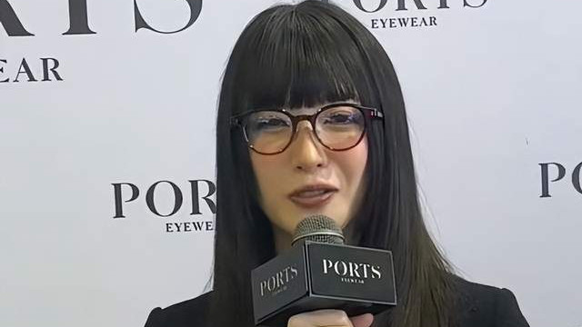 江疏影齐刘海眼镜娘亮相，昔日女神形象大变背后藏真相