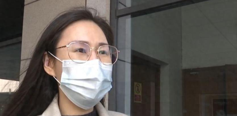 “自己掏钱买了20多份保险！”保险销售员成女士在一家公司干了两年，提成拿了一万多