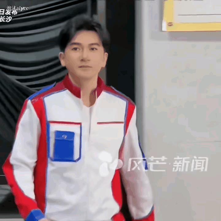 说句实话苏有朋的粉丝别气愤
苏有朋现在这个的样子
真是验证了那句话，没有人可以越