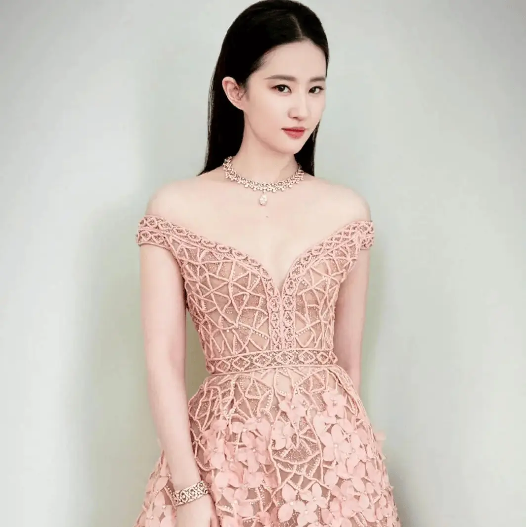刘亦菲和田丽谁更美？？？
