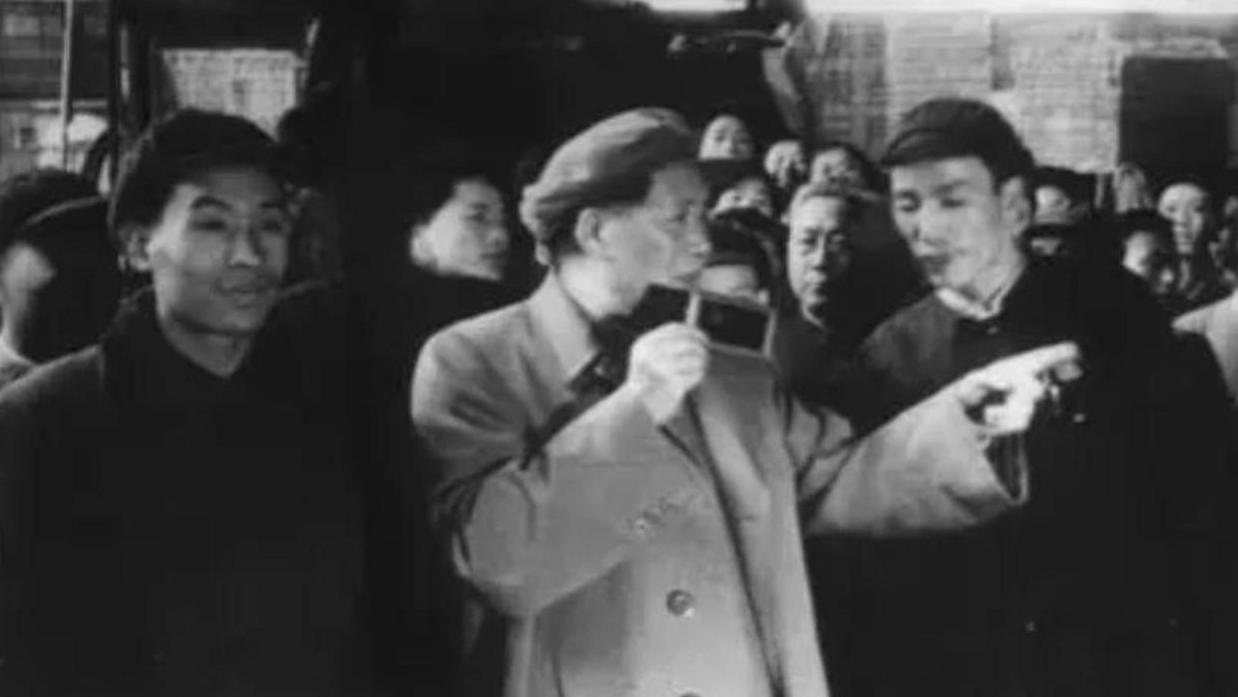 《沁园春·雪》发表后，一位才女填的和词获毛主席称赞，她是谁？