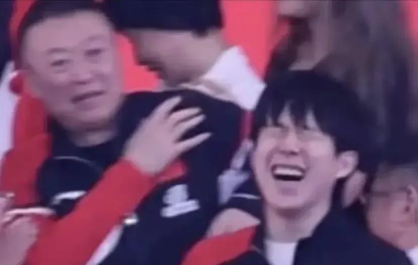 终于破案了！
想想前一段时间全网找马琳。
马琳不参加WTT美国大满贯的原因竟然是