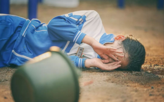 虚荣心毁了两个家：上海女生亲述，如何因一笔看似轻松的贷款，将最好的姐妹送入人贩子手中