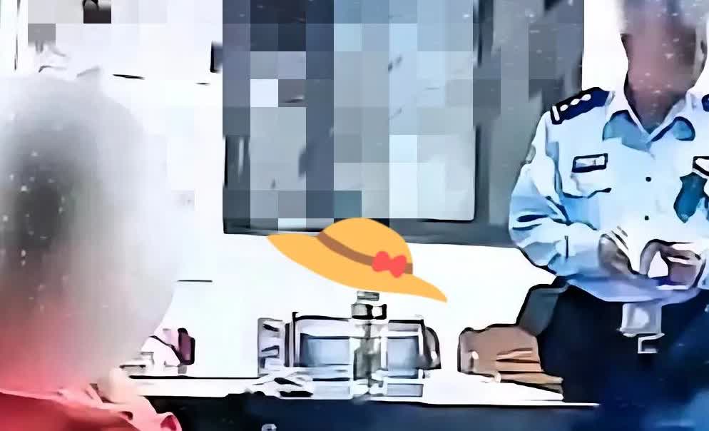 海南海口，
 
一女子刘某和男子郑某在家中行事时太过忘我，声音过大。让突然回