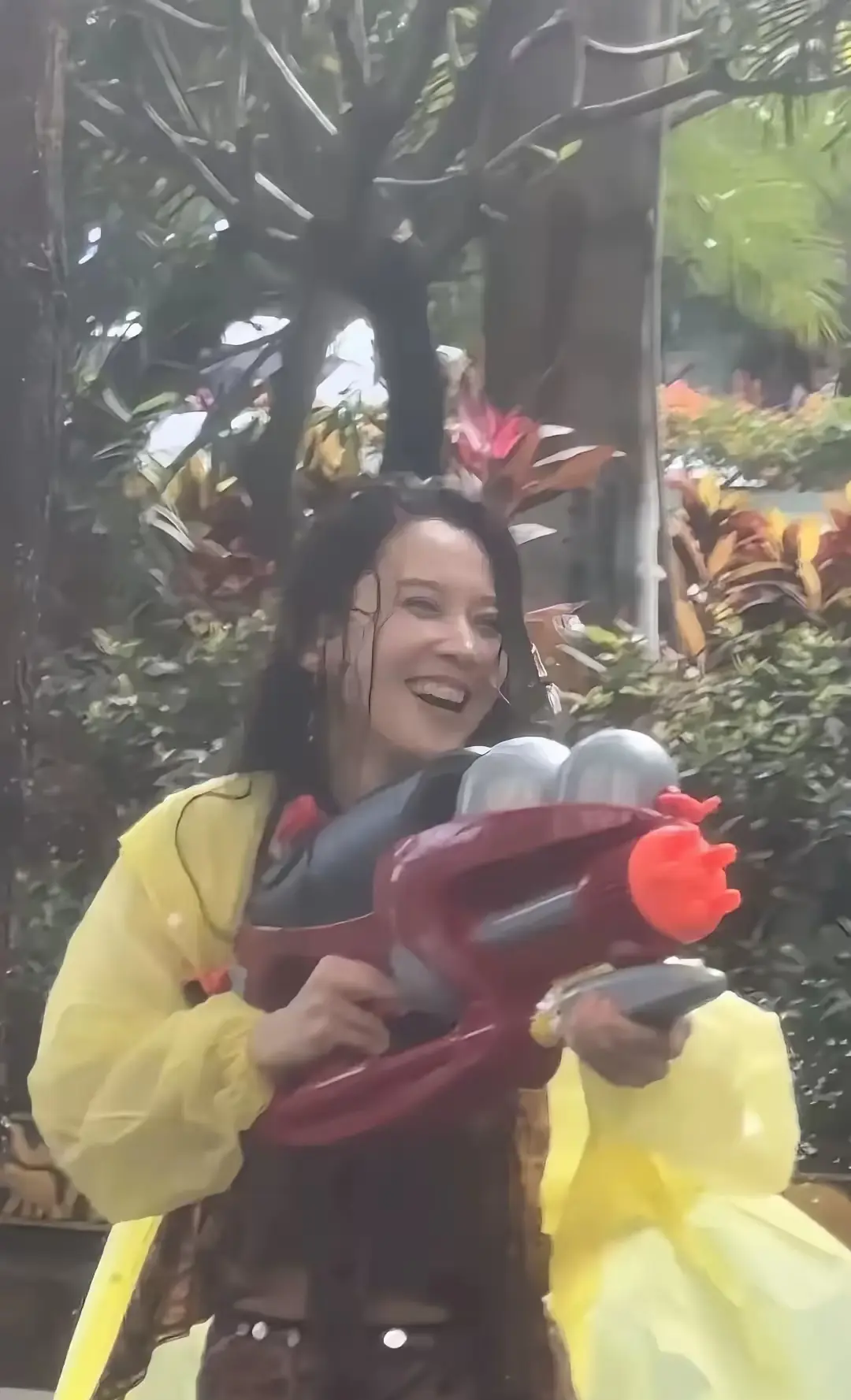 她和汪峰还在一起吗？？？