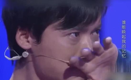 “泪目了！”儿子离世儿媳改嫁后，爷爷因无力抚养三个孙子孙女，忍痛将最聪明的10岁