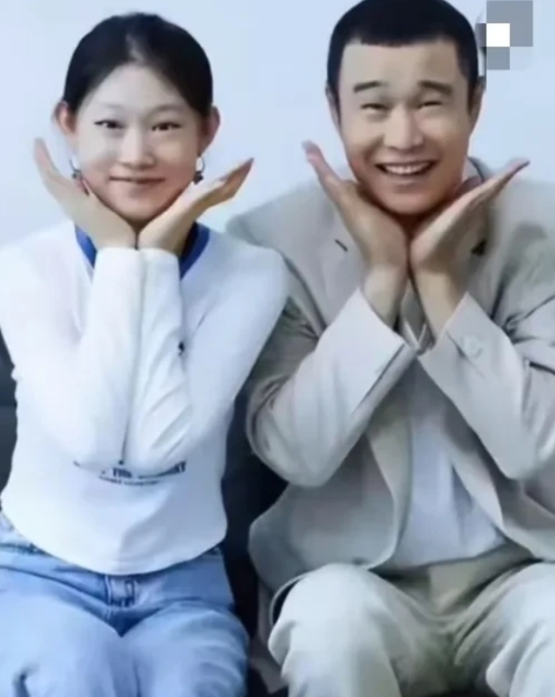 惊闻小沈阳女儿沈佳润签约韩国公司，并非耳熟能详的大厂，而是新成立的BNB Mus