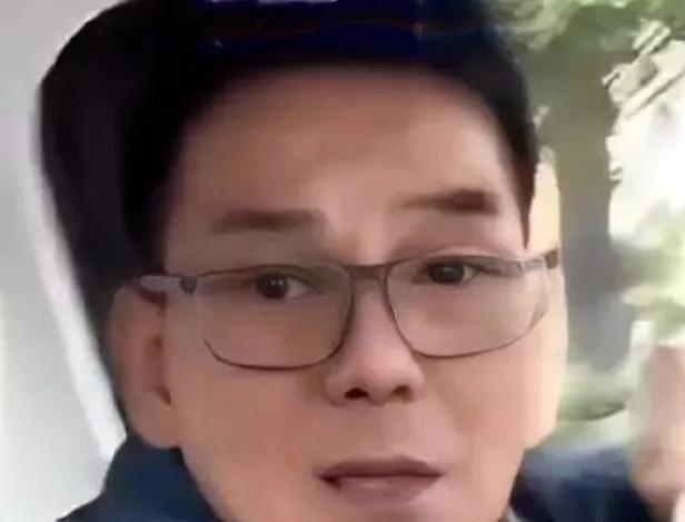 演员李国麟一场直播点赞破千万是因为少林寺住持释永信被调查事件引发的“鸠摩智预言梗