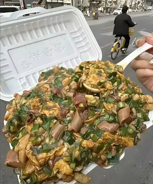 广西朋友请的。太好吃了！你们知道这个事啥？