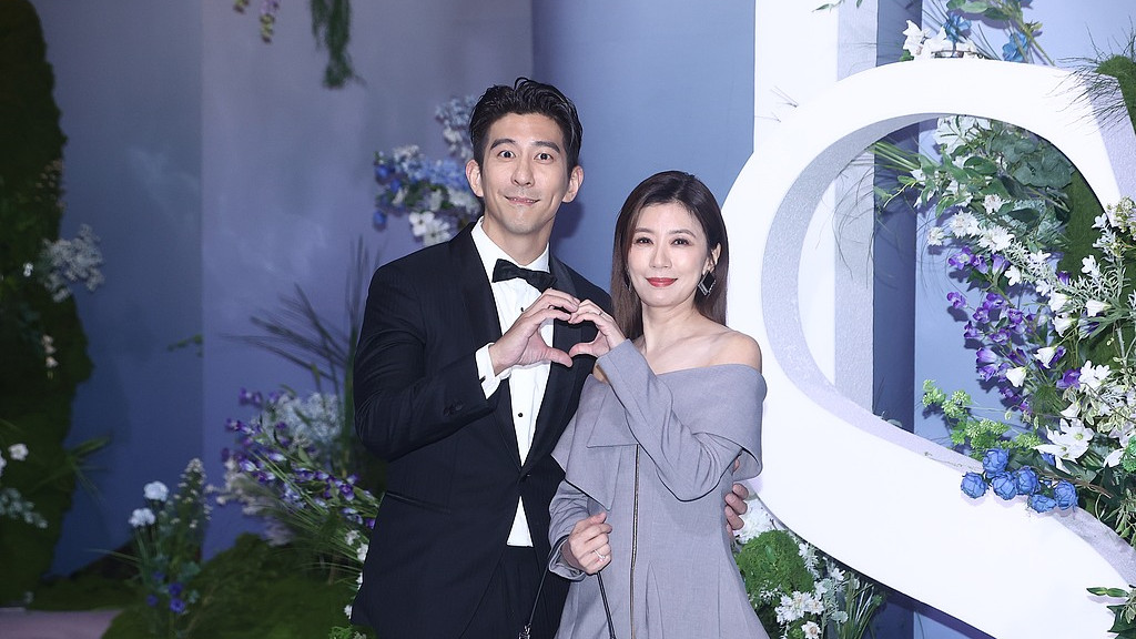 🔥贾静雯老公修杰楷的「退圈宣言」与红酒收藏：一场中年男星的隐秘叙事
