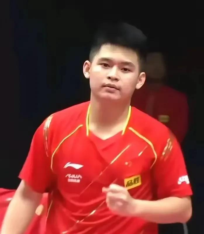 我觉得，世界积分排名第一的林诗栋进入瓶颈期了。
#万能生活指南# 
1、林诗栋毕