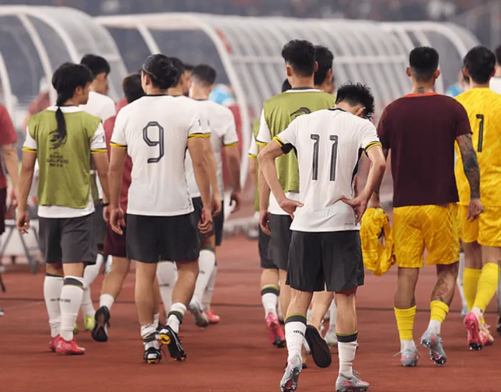 国足0-1不敌印尼，梦断雅加达。赛后，山东媒体新黄河发文点评了国足表现，并指出主