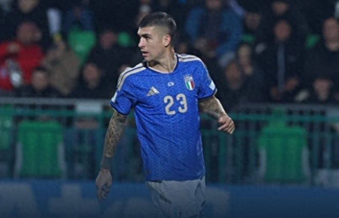 世预赛欧洲区小组赛I组第9轮在展开角逐，意大利客场对阵摩尔多瓦。上半场曼奇尼失良