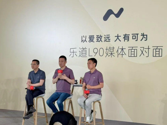 李斌继续发力: 明年将推出三款大SUV！

今天晚上，根据报道，蔚来创始人、董事