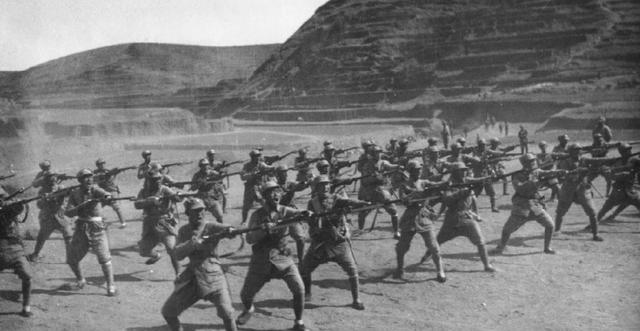 1940年6月，苏鲁豫支队1大队3营9连驻地郑集，来了一队求雨的百姓。到达郑集，
