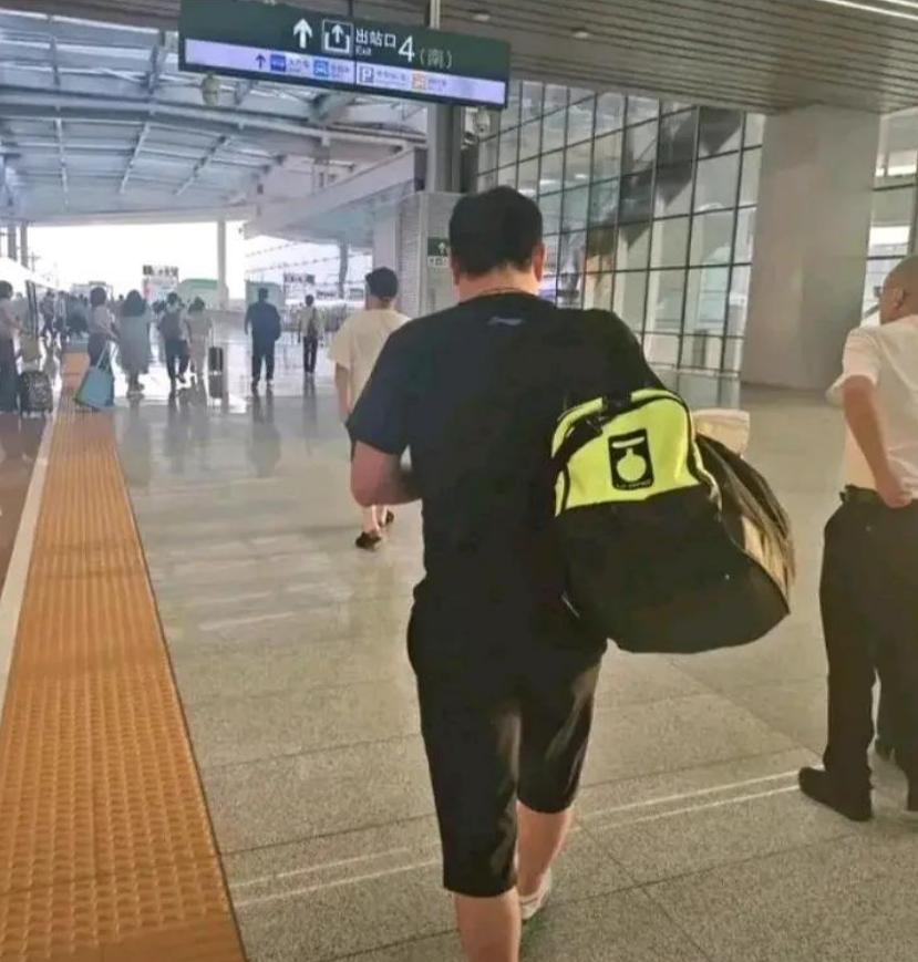难怪邱指专程赶到雄安观看乒超联赛！原来，他的宝贝女儿们进步神速！



雄安乒超