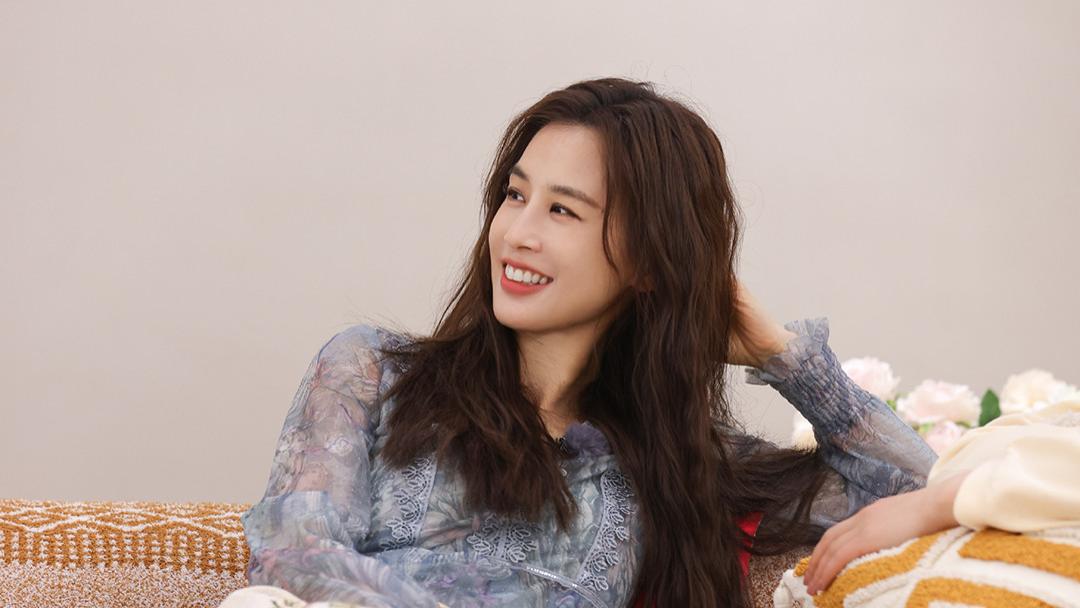 《是女儿是妈妈2》黄圣依为“妇女节”正名，言语尽显读书人底气