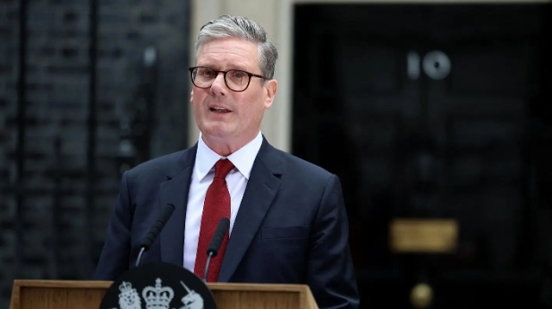 英国首相喊话特朗普，不要献媚普京！
这些没落的贵族，谎话连天的欧洲政客，已经堕落