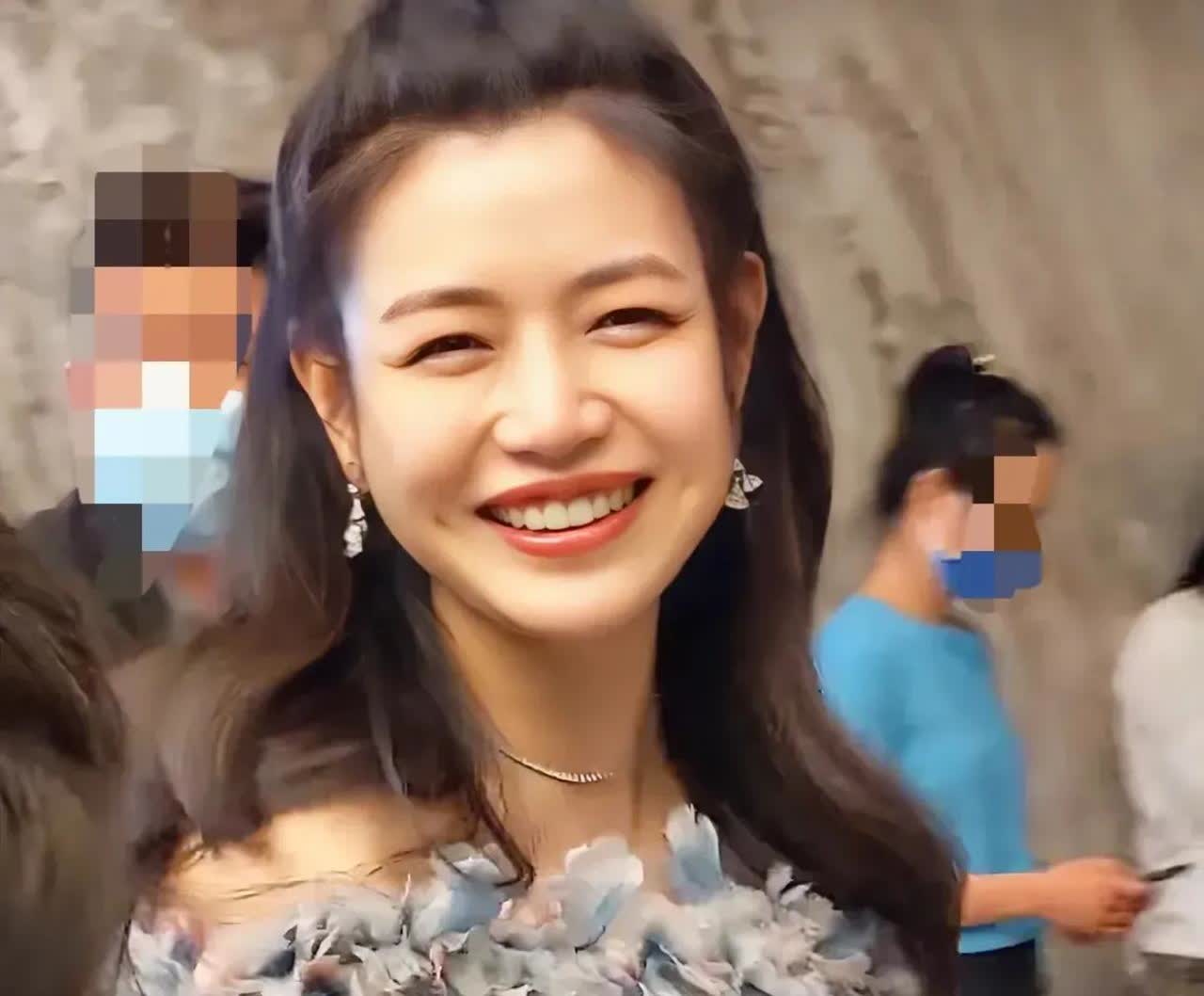 女人，在离开一段错误的关系之后，如何拥有让自己快乐起来的能力，陈妍希做到了！
